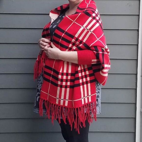 NWT Persuasions Red Plaid Beige Plaid Reversable Blanket Wrap sleeves - Picture 7 of 9